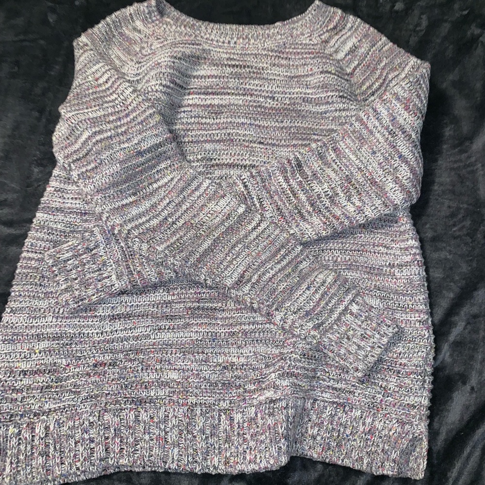Cute and warm multi colored sweater💕